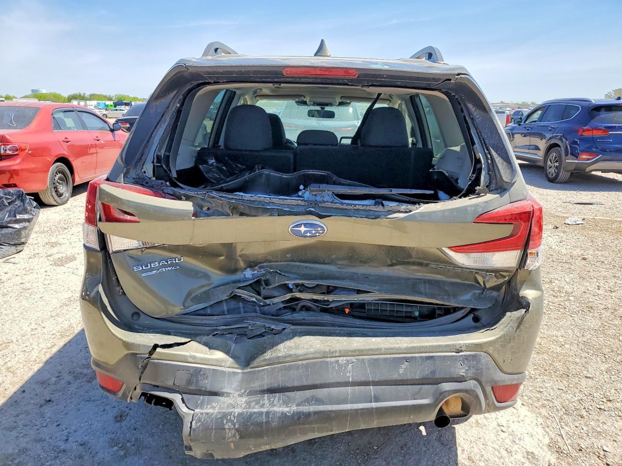 2023 Subaru Forester Premium - Image 6