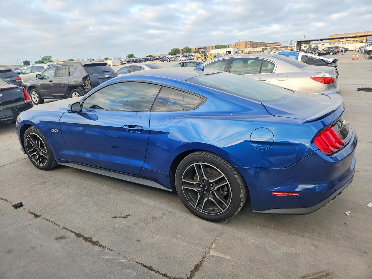 2022 Ford Mustang Gt - Фото 2