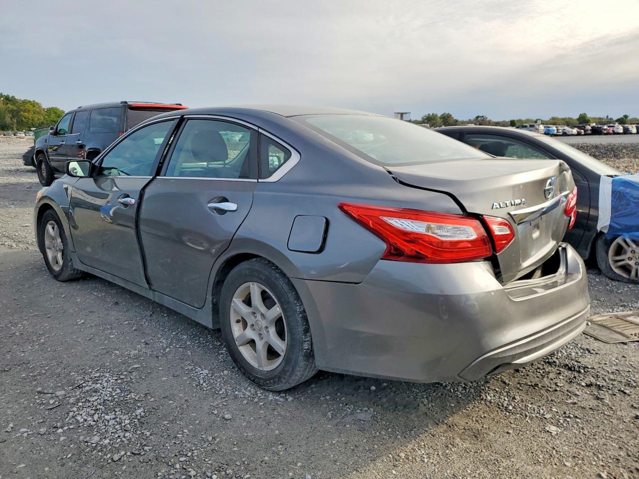 2016 Nissan Altima 2.5 S - Image 2