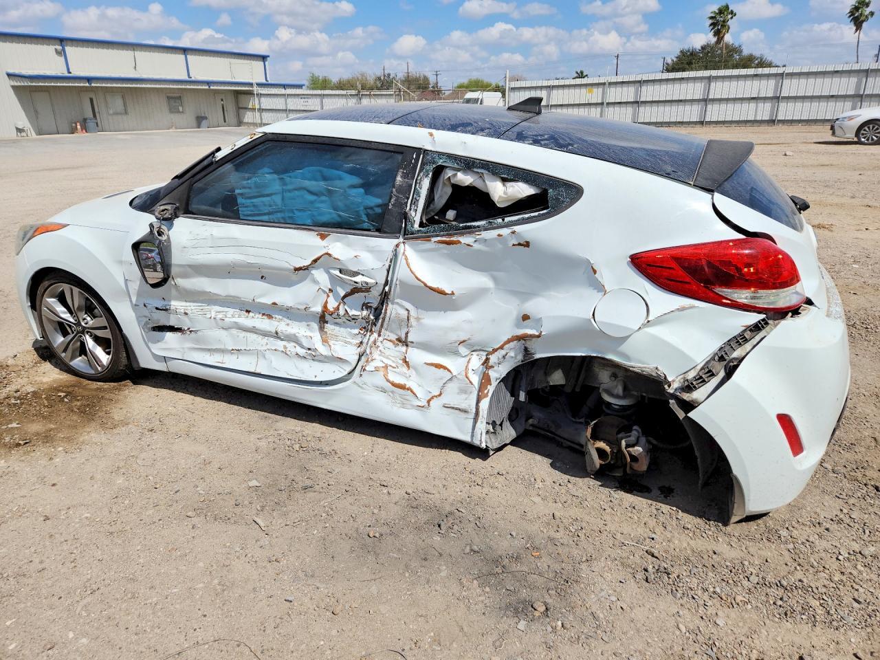 2012 Hyundai Veloster - Фото 2