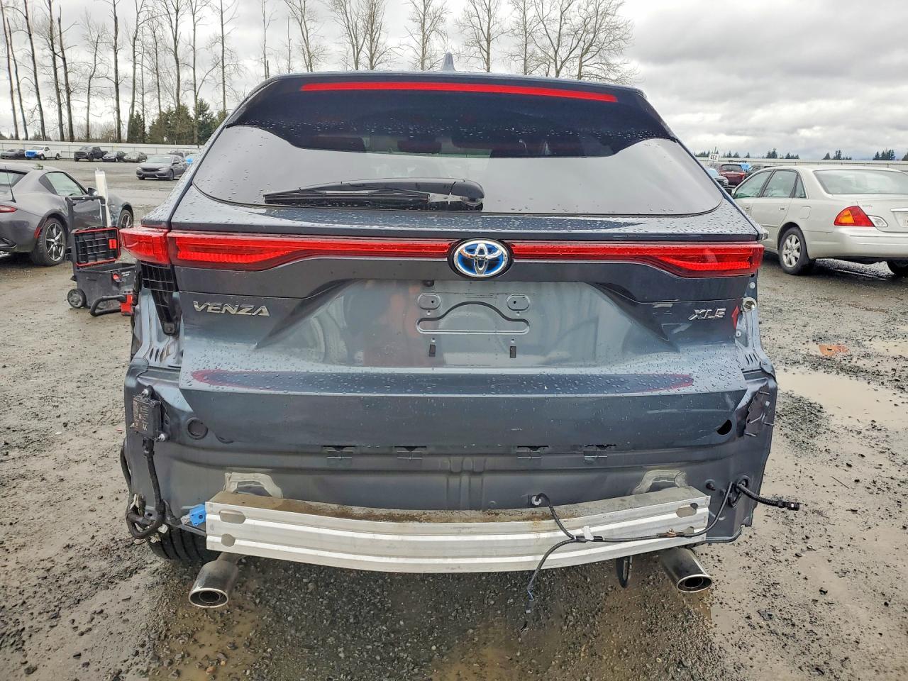 2024 Toyota Venza Xle - Image 6