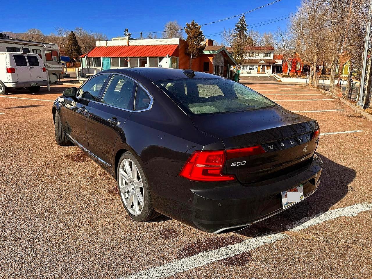 2017 Volvo S90 T6 Inscription - Image 3