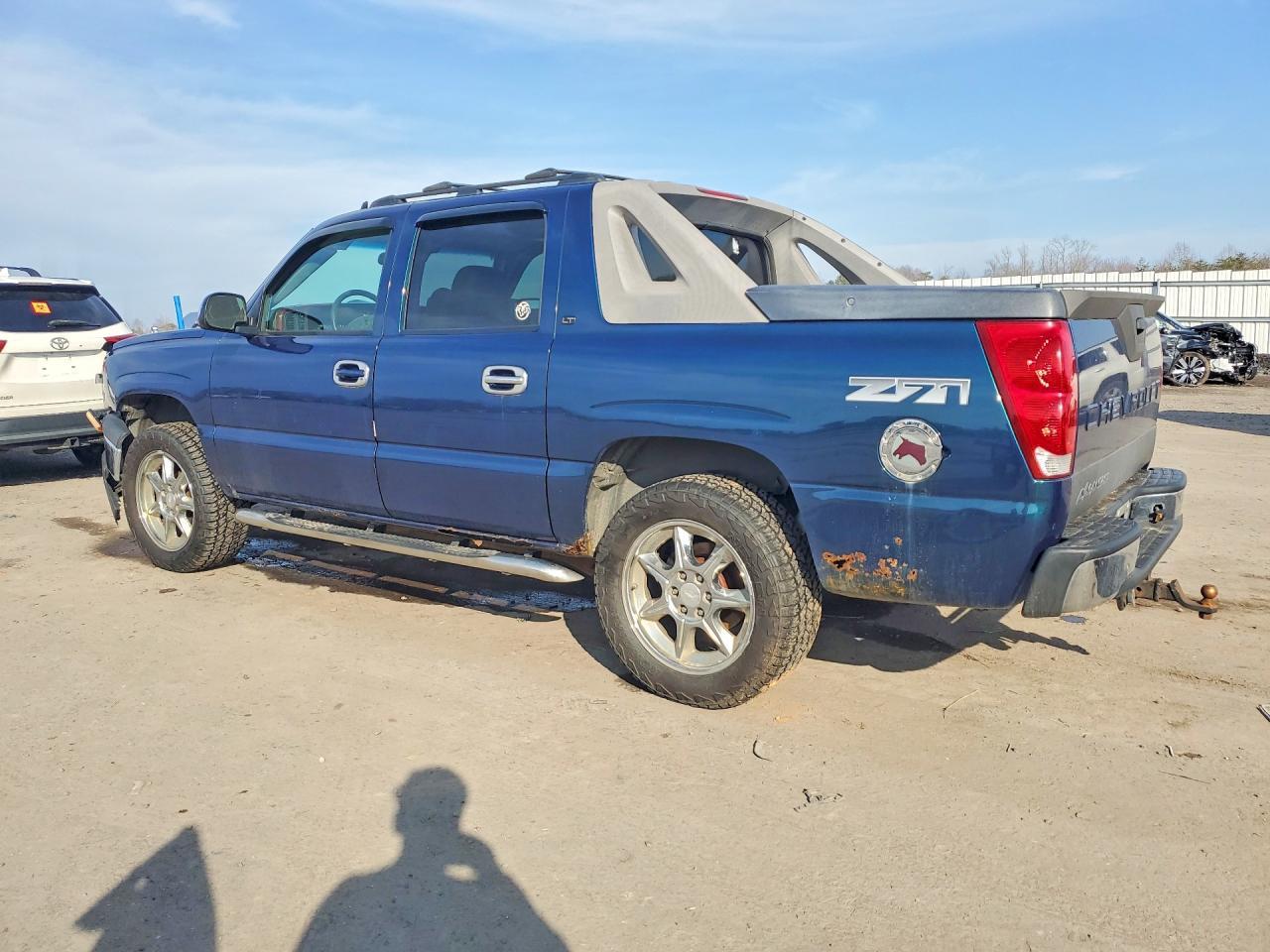 2006 Chevrolet Avalanche K1500 - Image 2