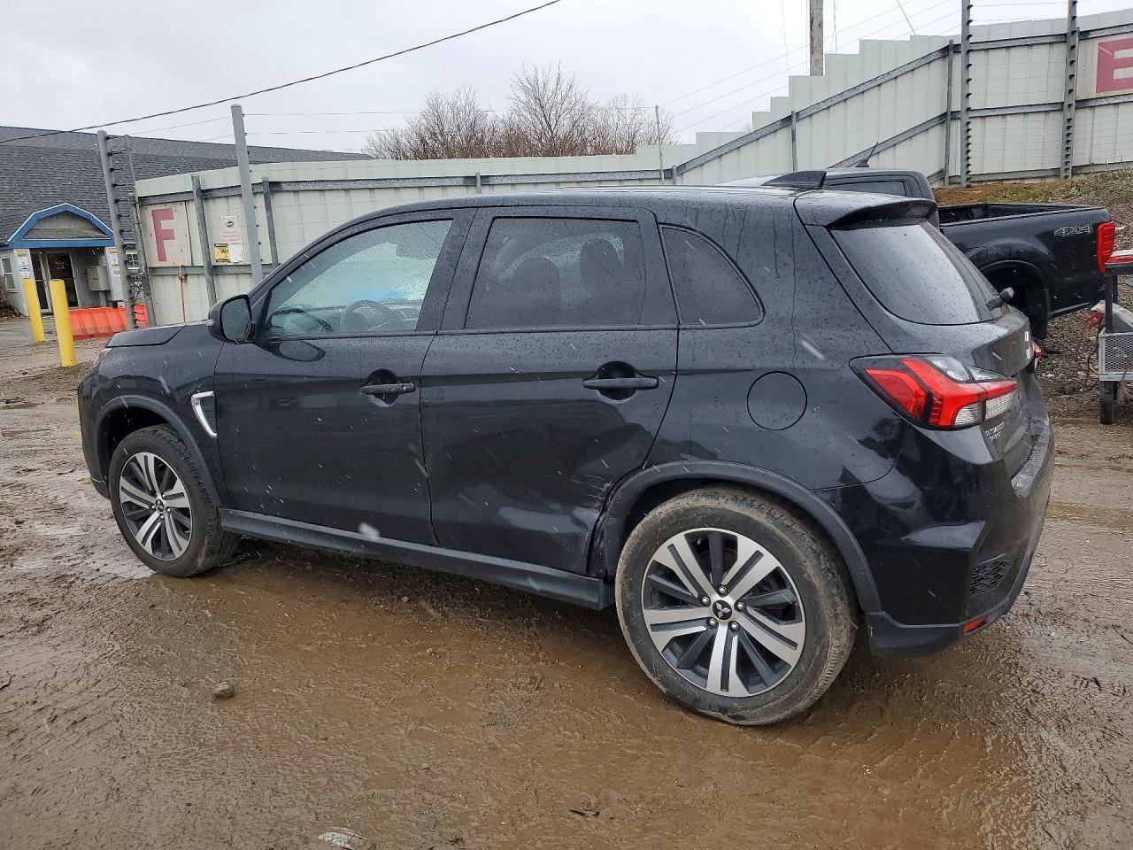 2021 Mitsubishi Outlander Sport Es - Фото 2