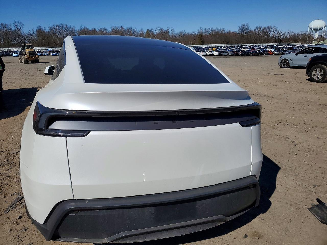 2026 Tesla Model Y - Фото 6