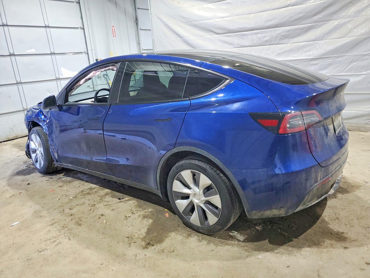 2023 Tesla Model Y - Image 2