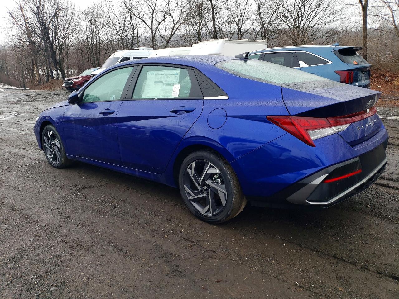 2025 Hyundai Elantra Sel Convenience - Image 2