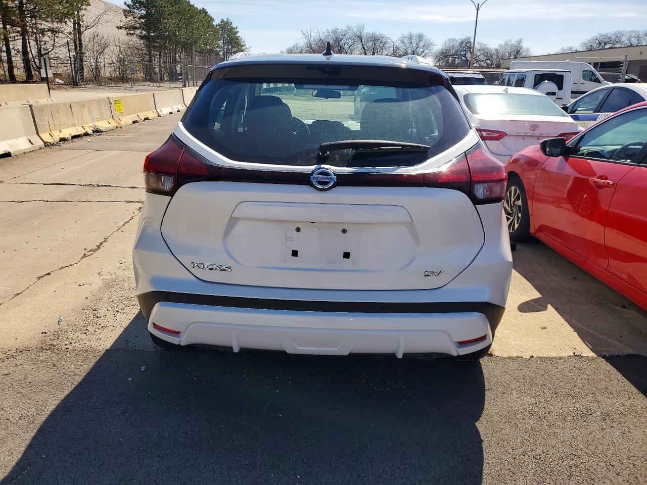 2021 Nissan Kicks Sv- Prior Fleet- Ck Eng Light On - Фото 6