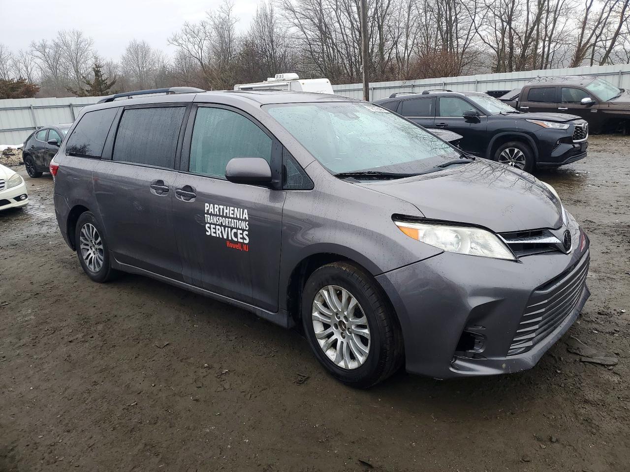 2020 Toyota Sienna Xle 8-Passenger - Фото 4