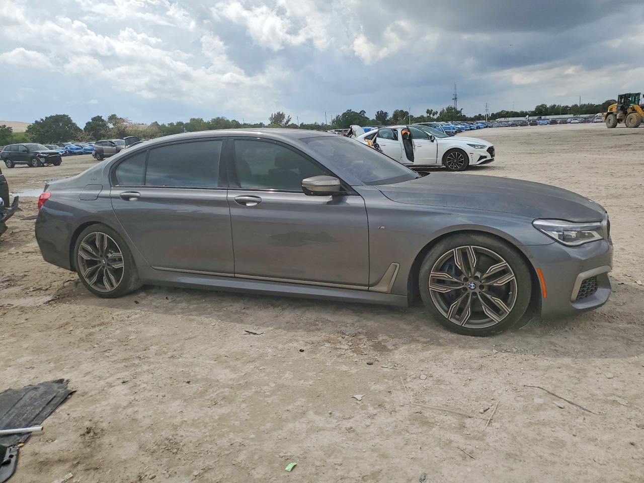 2018 BMW M760 Xi - Image 4