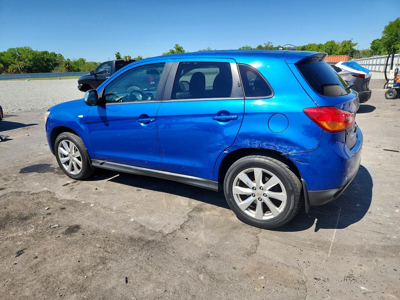 2015 Mitsubishi Outlander Sport Es - Image 2