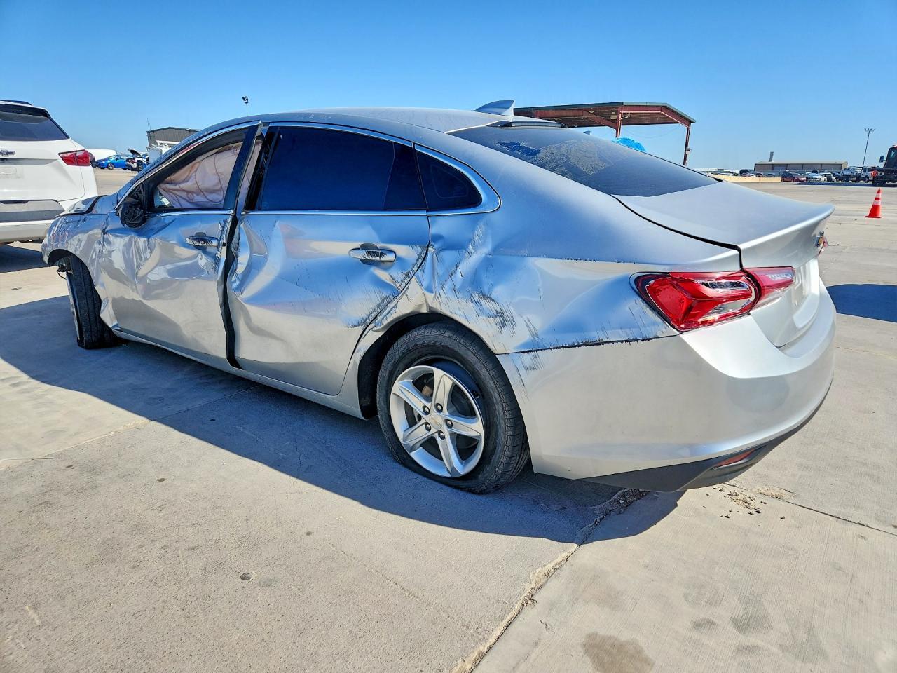 2022 Chevrolet Malibu - Фото 2