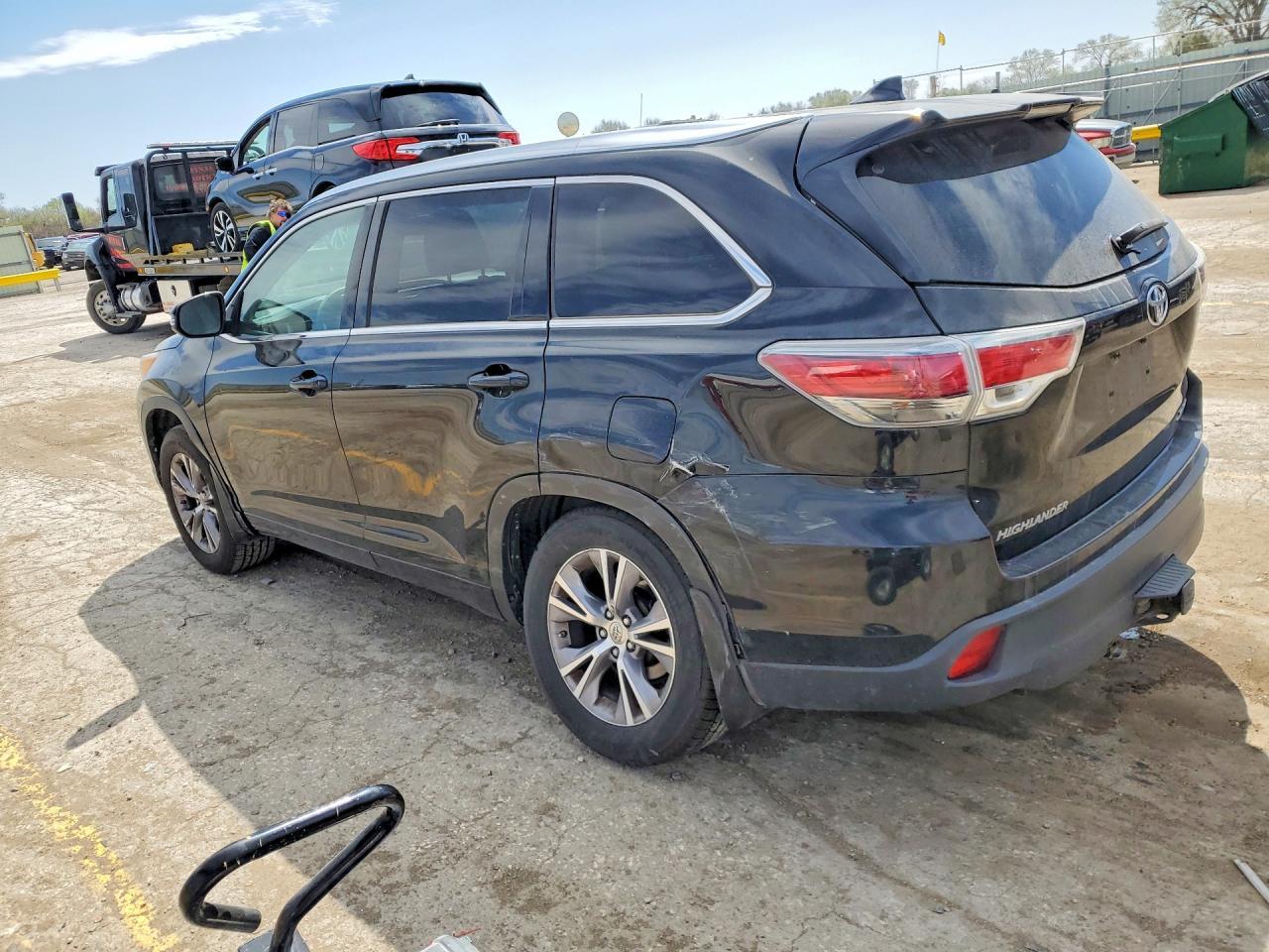 2015 Toyota Highlander - Фото 2