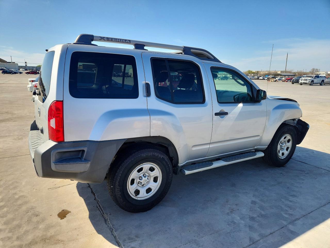2012 Nissan Xterra X - Image 3