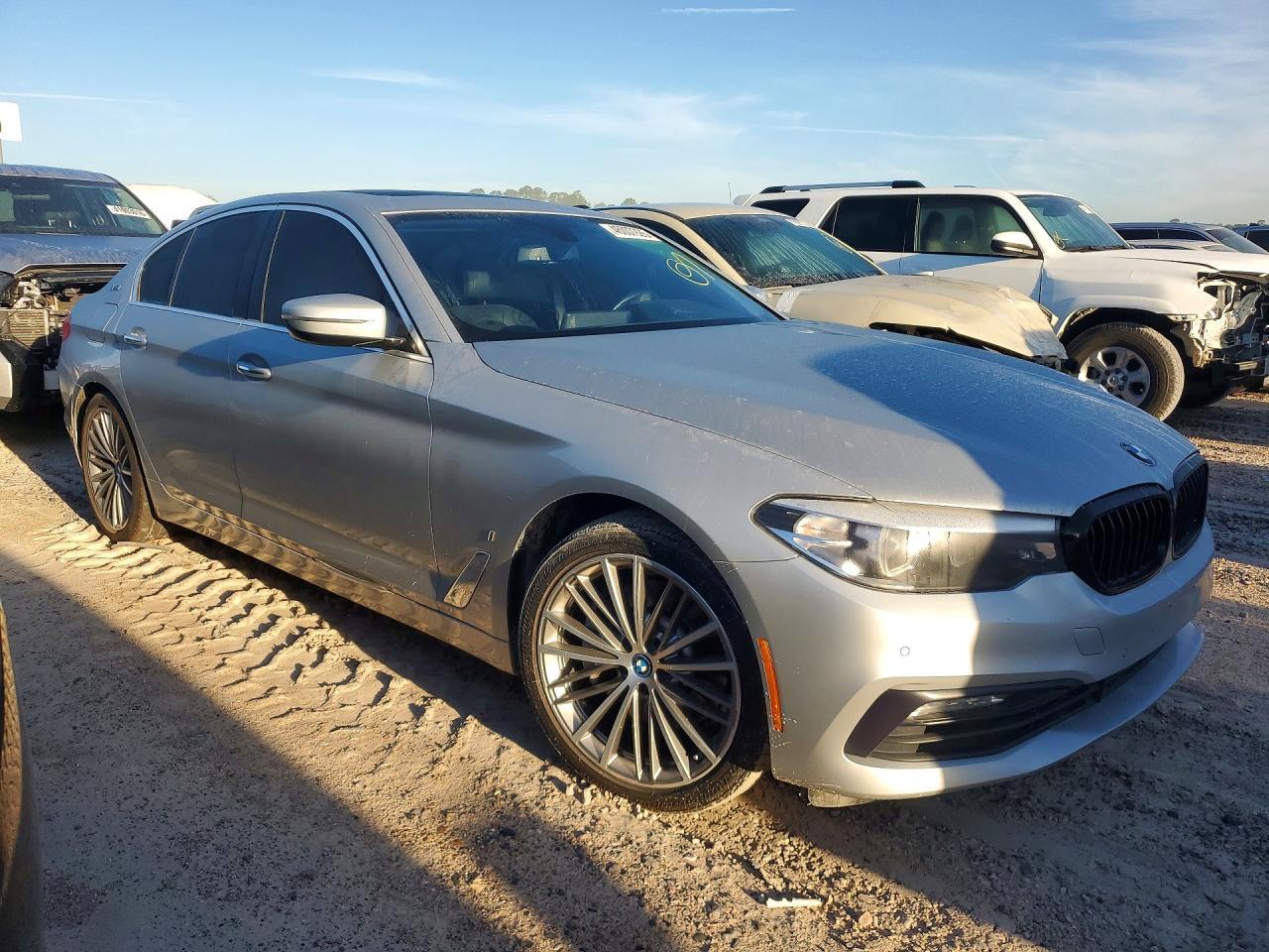 2018 BMW 530E - Фото 4