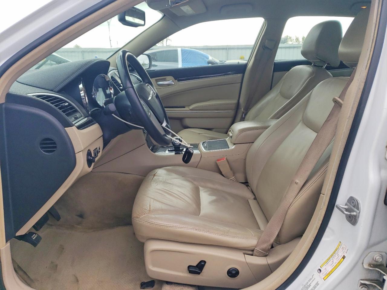 2012 Chrysler 300 Limited - Image 7