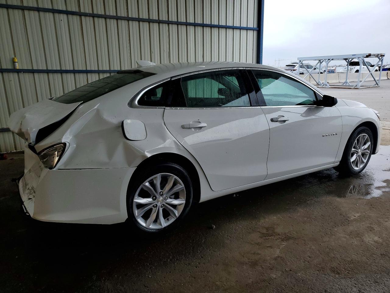 2023 Chevrolet Malibu Lt - Image 3