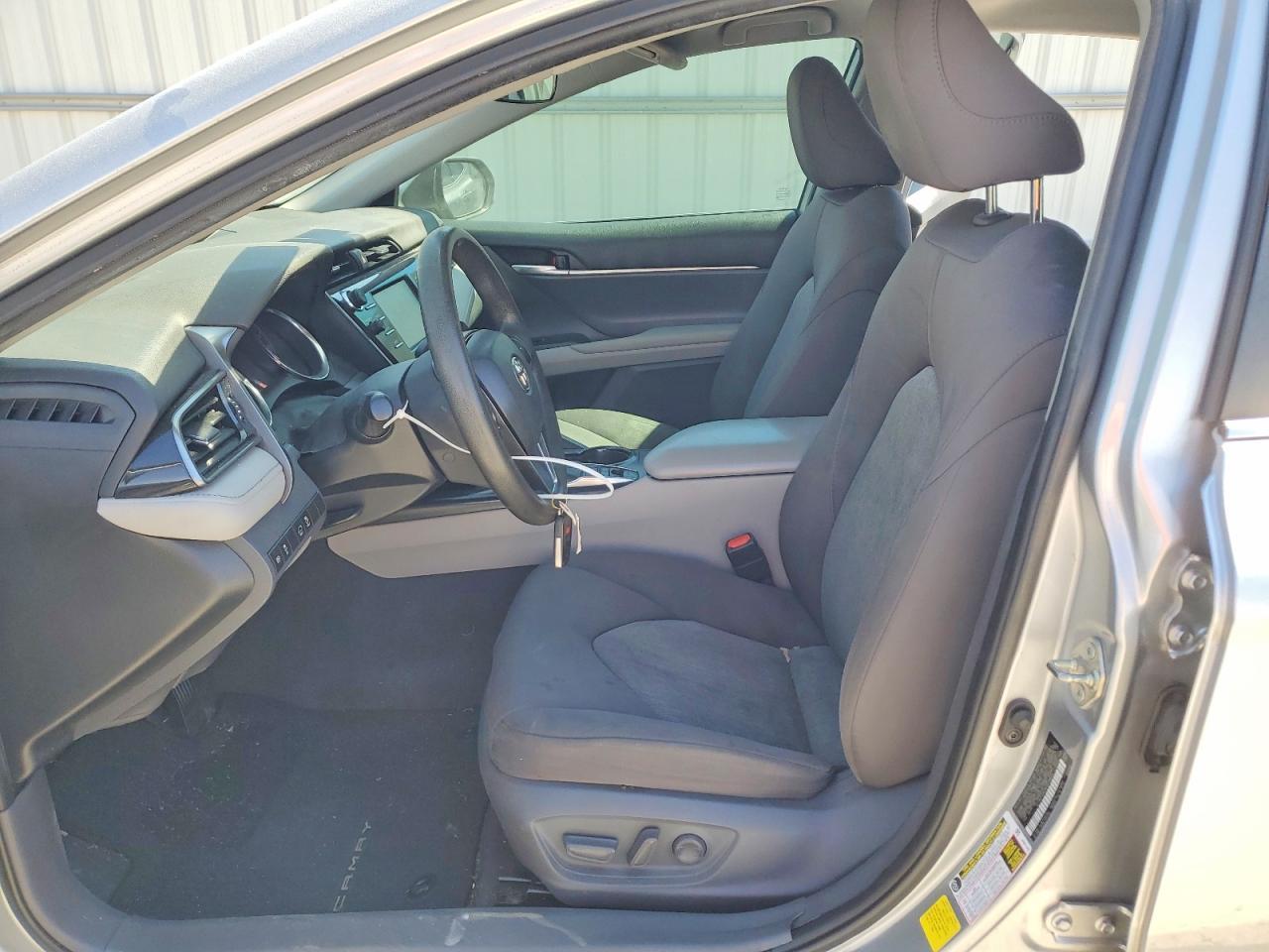 2019 Toyota Camry Hybrid - Image 7