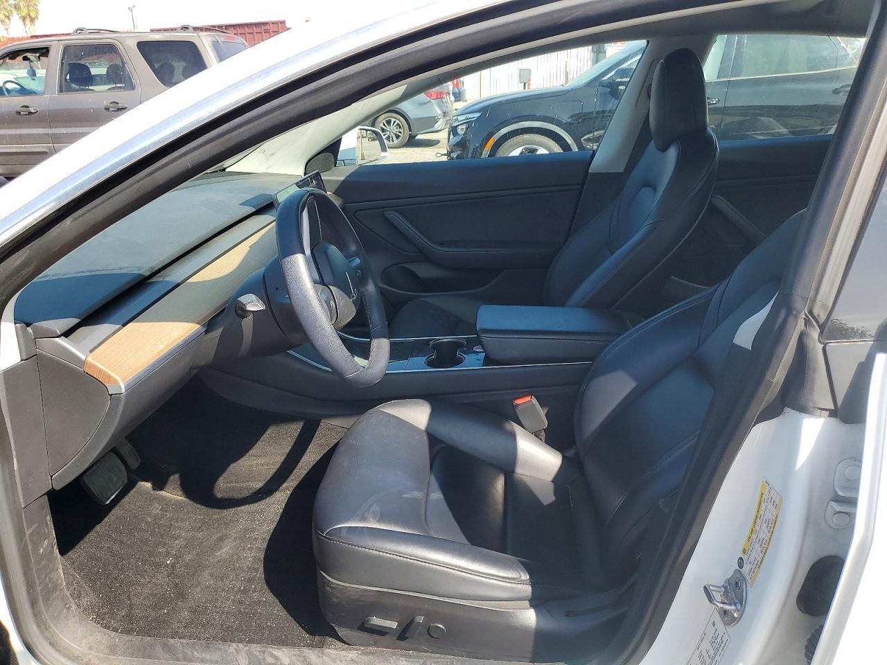 2020 Tesla Model 3 - Фото 7