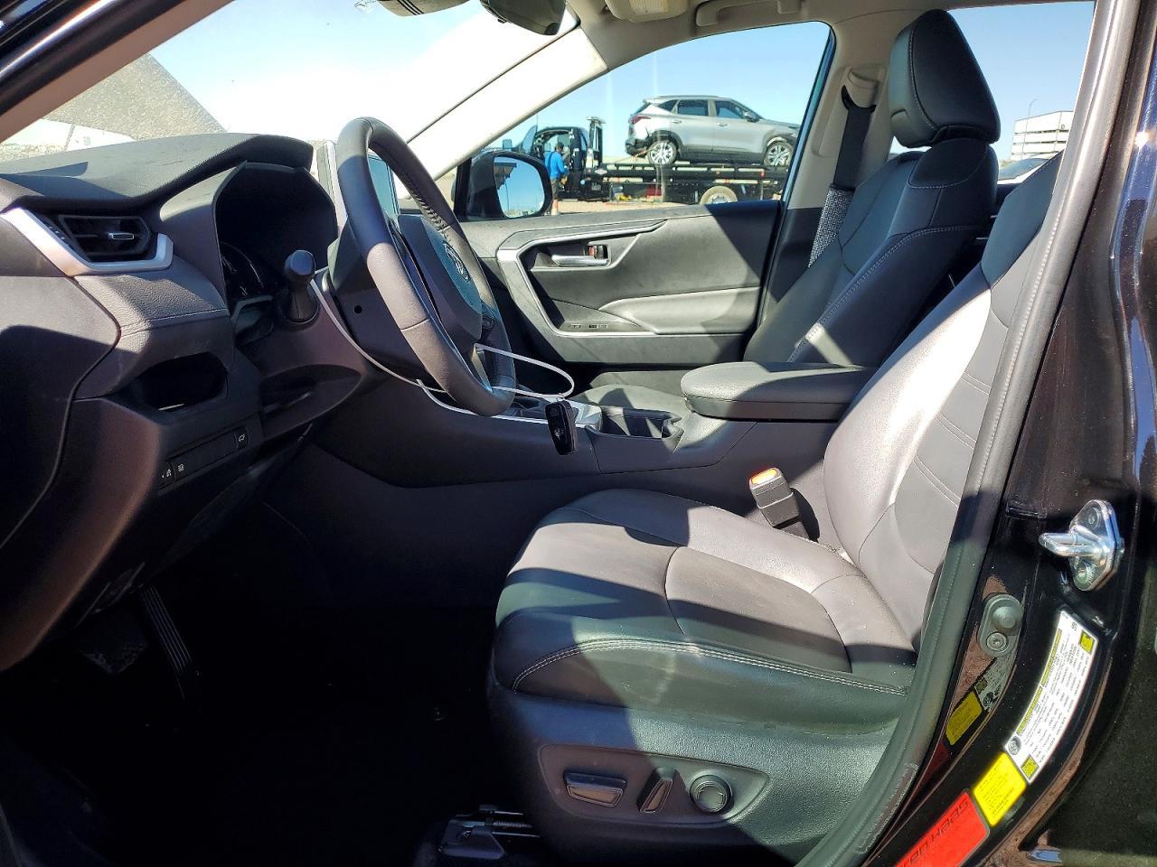 2025 Toyota Rav4 Xle Premium - Image 7
