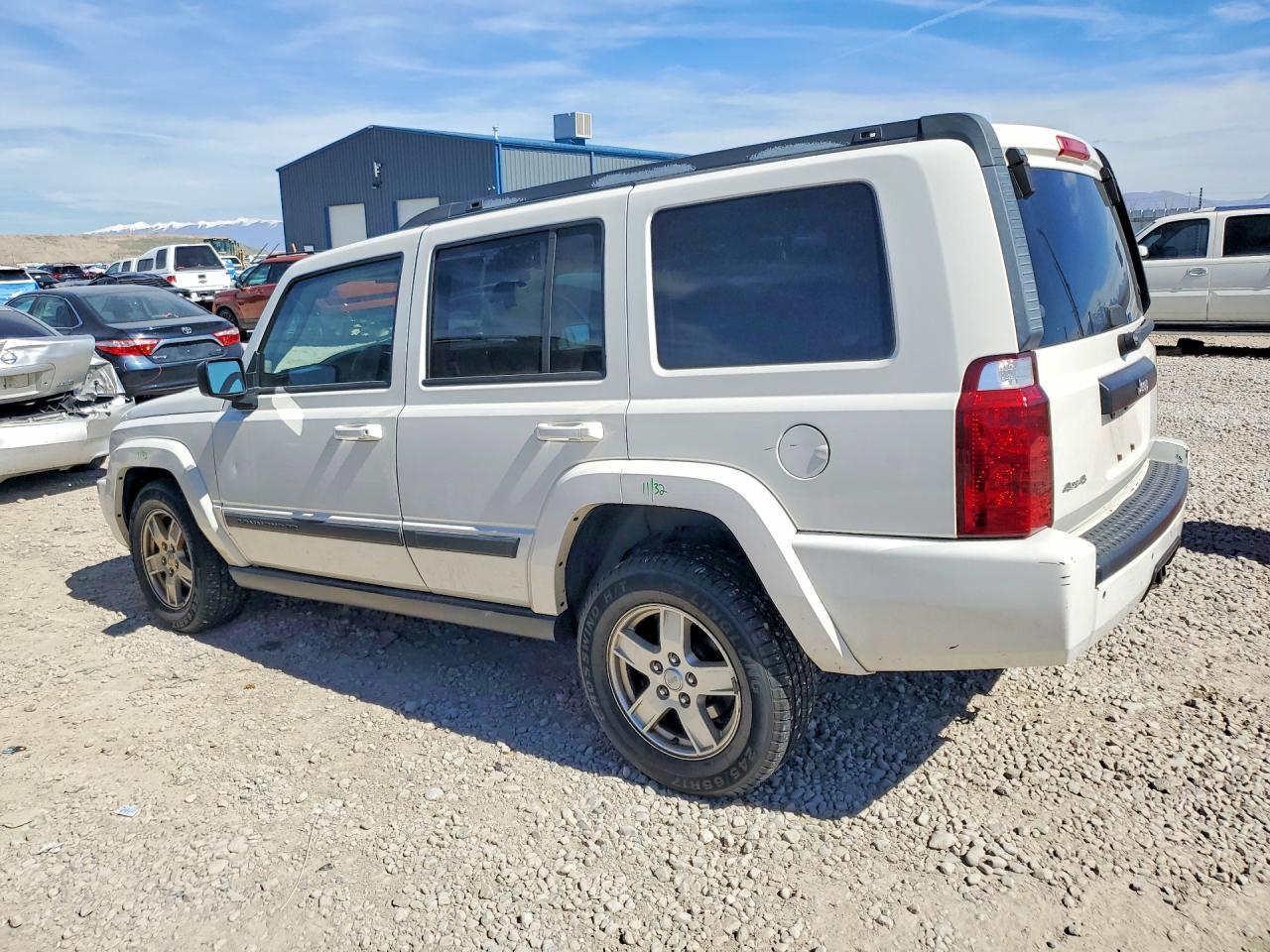 2008 Jeep Commander Sport - Фото 2