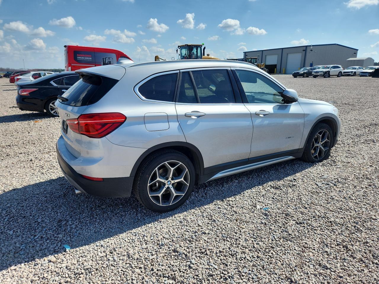 2018 BMW X1 xDrive28I - Фото 3