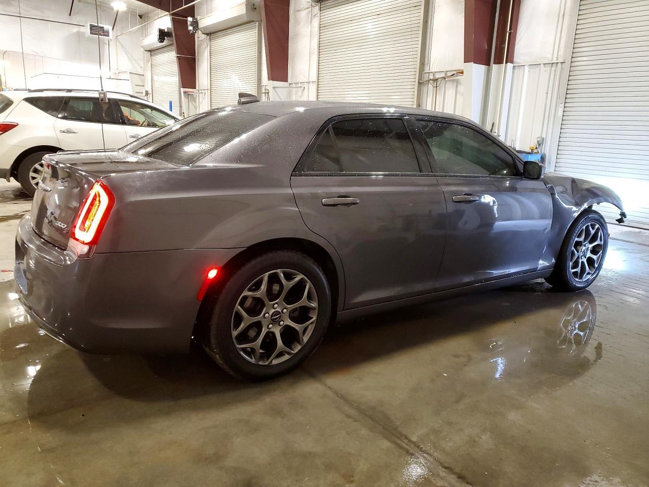 2017 Chrysler 300 S - Фото 3
