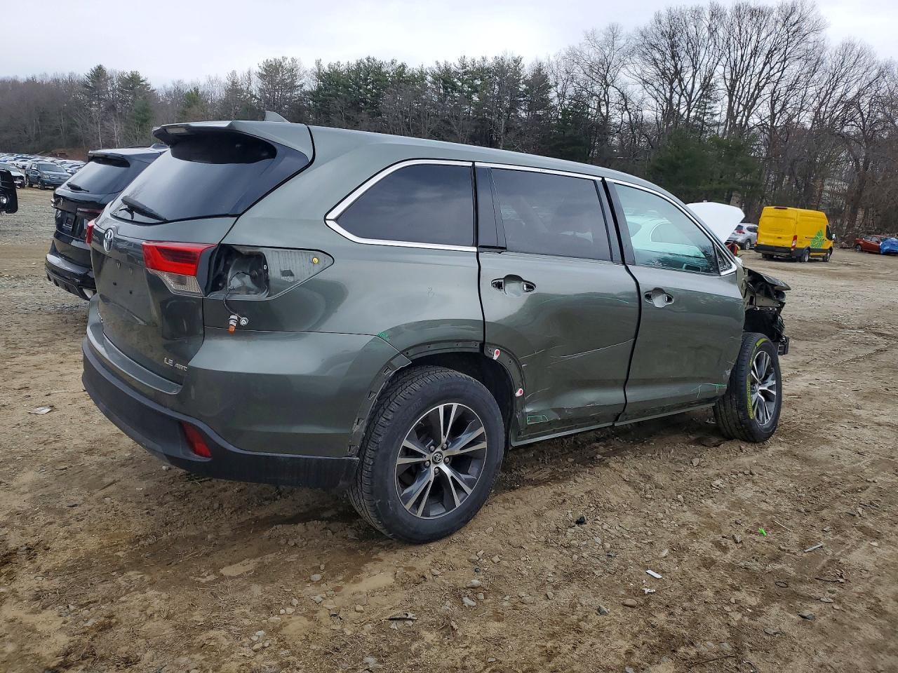 2018 Toyota Highlander Le Plus - Фото 3