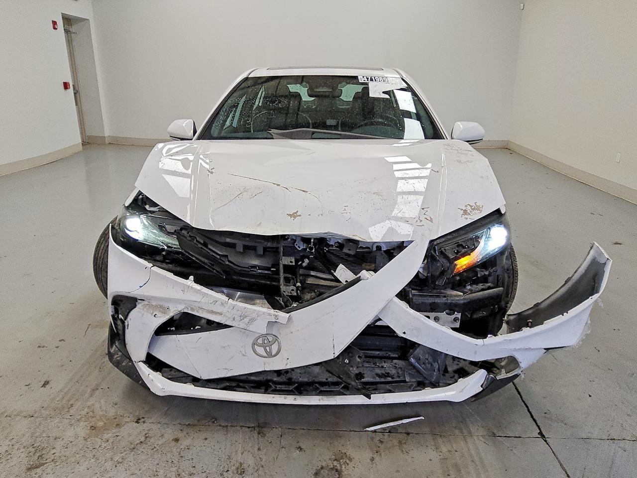 2025 Toyota Camry Se - Image 5