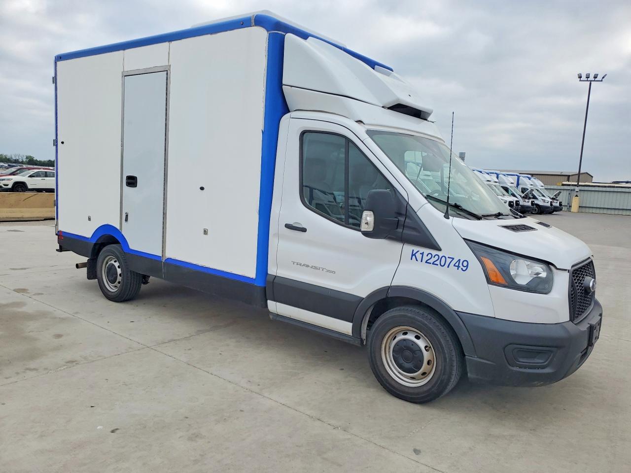 2022 Ford Transit Delivery Truck - Фото 4