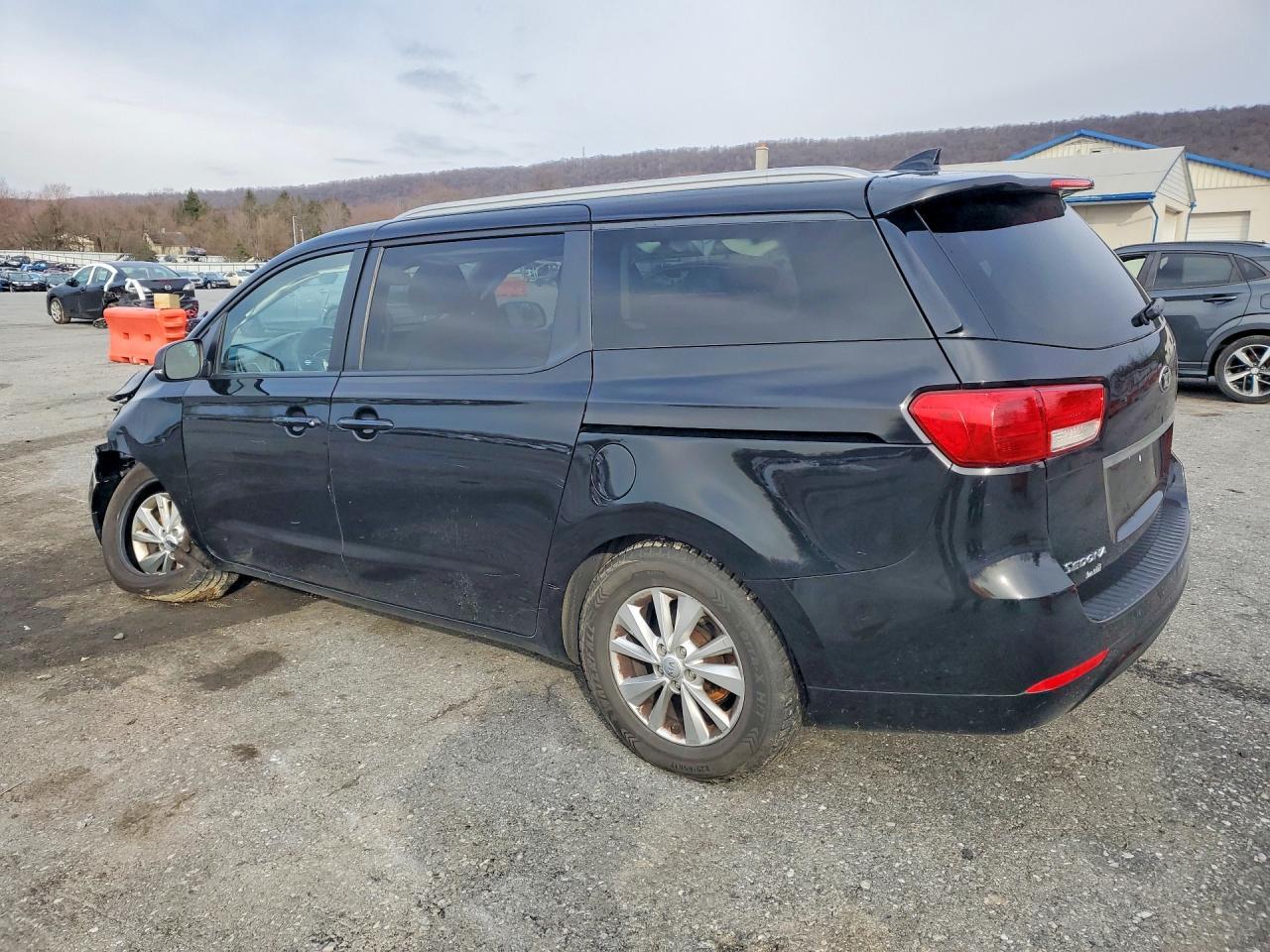 2015 Kia Sedona Lx - Фото 2