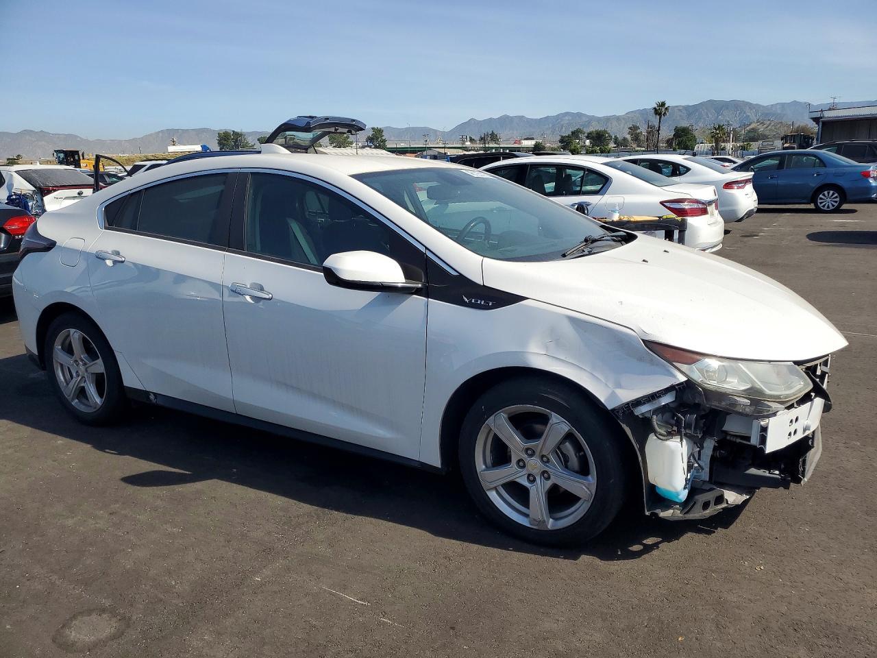 2017 Chevrolet Volt Lt - Image 4