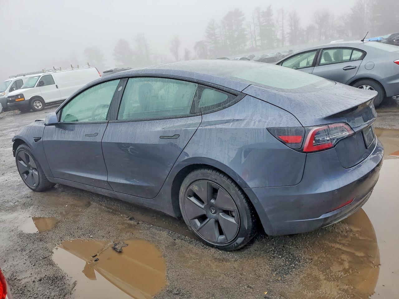 2021 Tesla Model 3 - Image 2