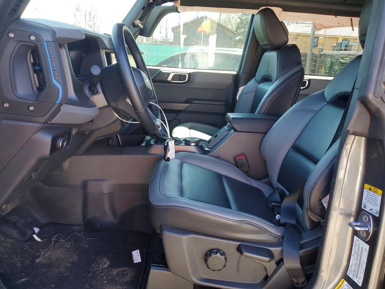 2024 Ford Bronco Black Diamond - Image 7