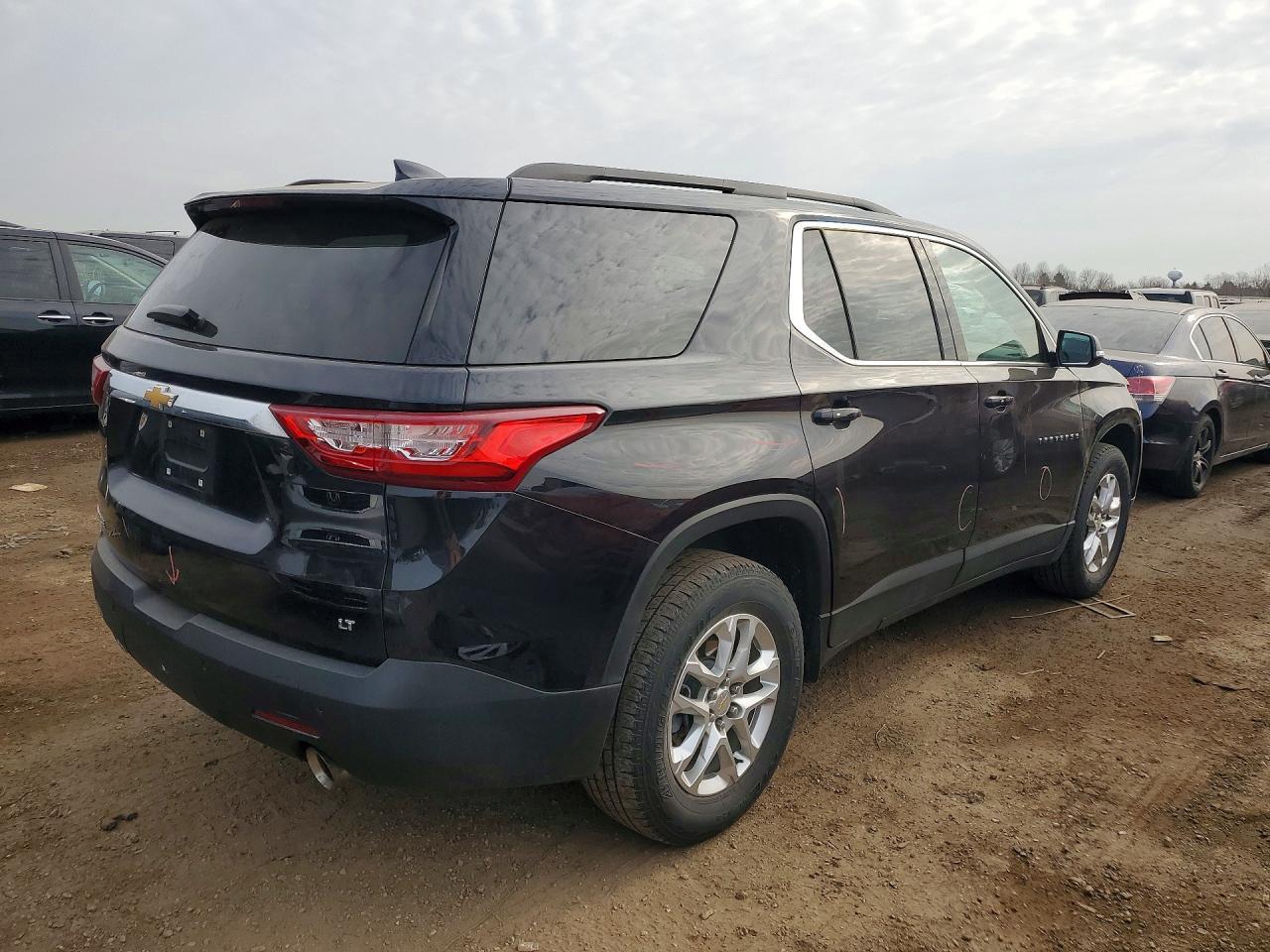 2020 Chevrolet Traverse Lt - Image 3