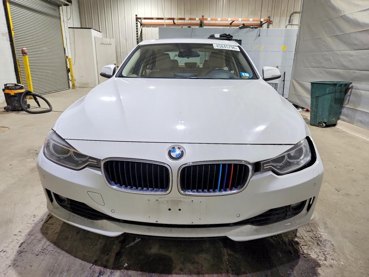 2014 BMW 335 Xi - Фото 5