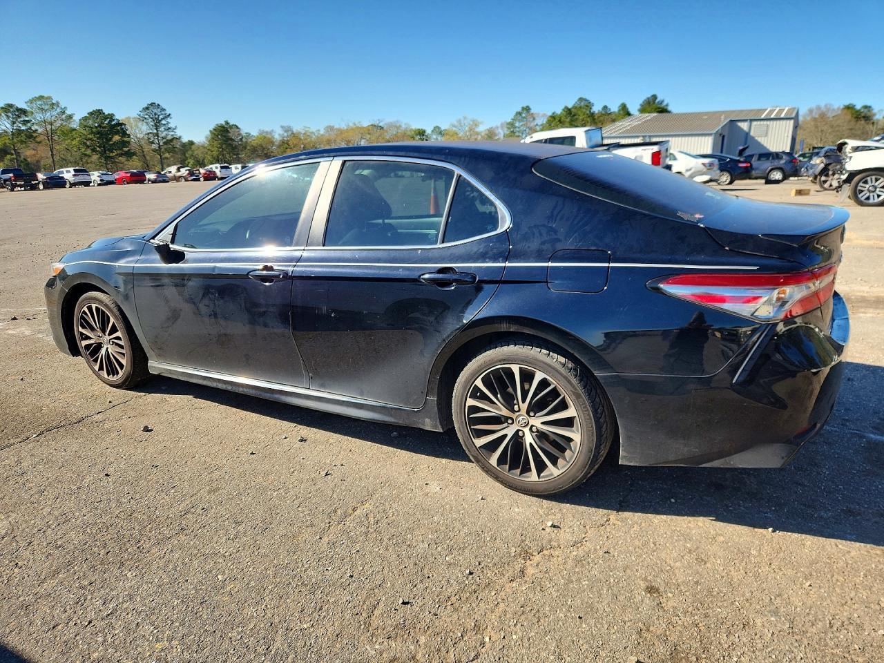 2018 Toyota Camry Se - Image 2
