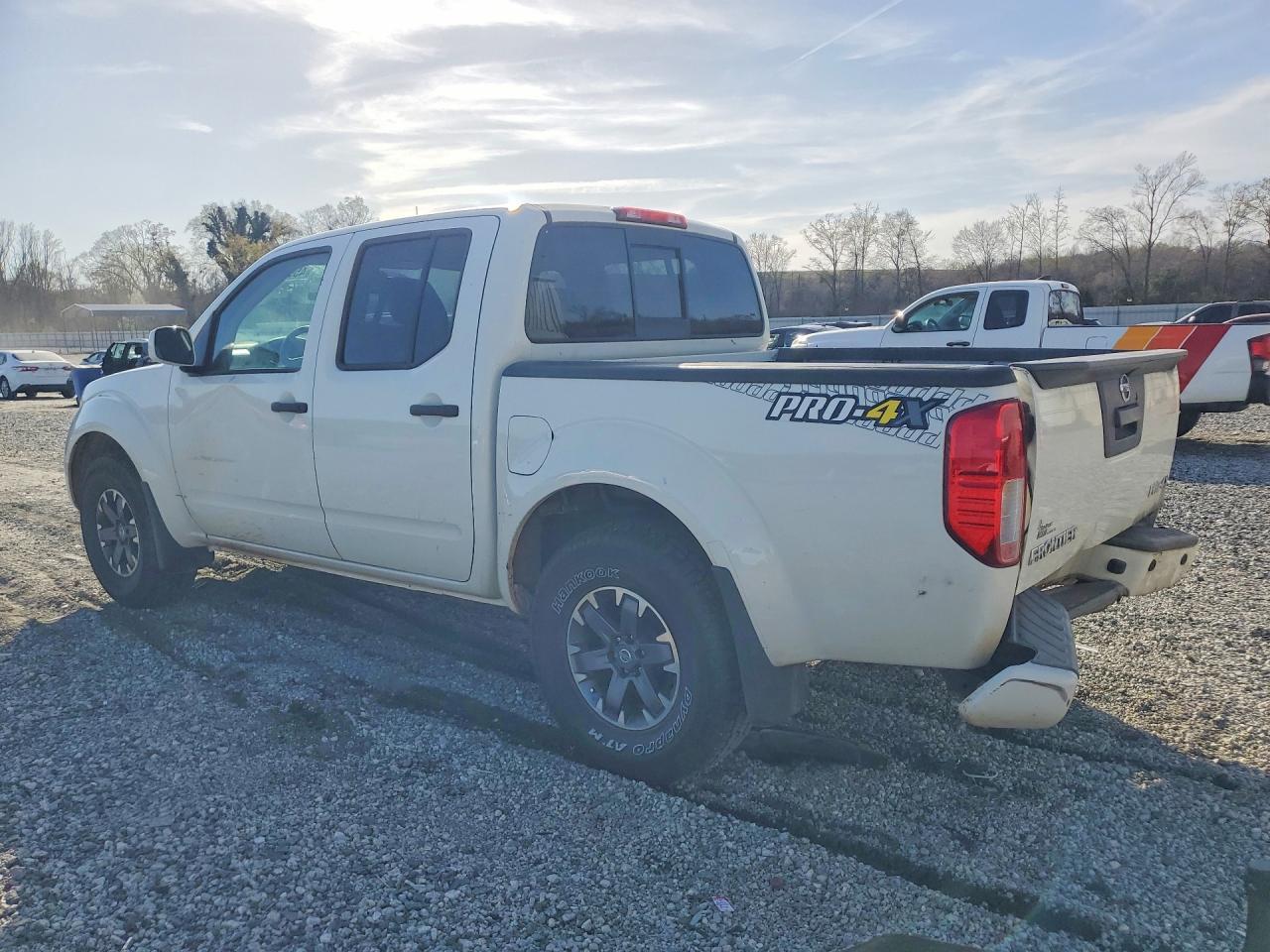 2018 Nissan Frontier Pro-4X - Image 2