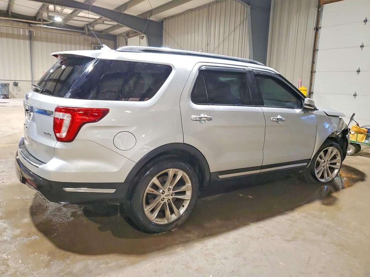 2019 Ford Explorer Limited - Image 3