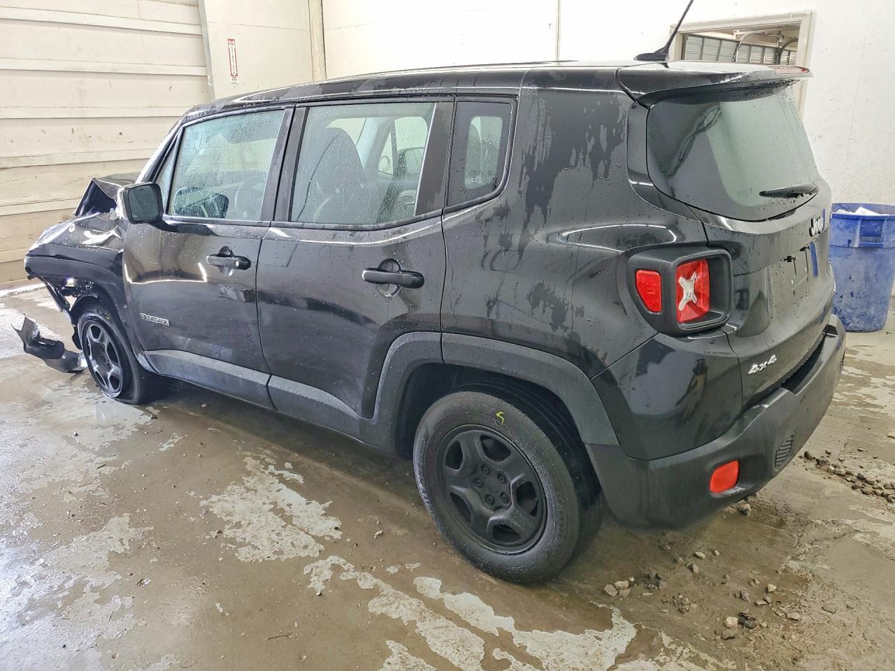 2015 Jeep Renegade Sport - Image 2