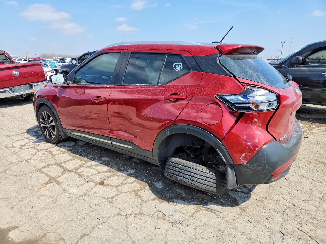 2018 Nissan Kicks Sr - Image 2