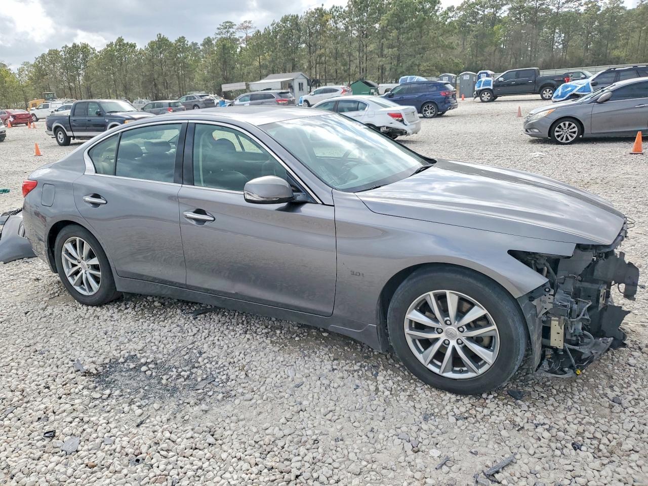 2017 Infiniti Q50 3.0T Premium - Image 4