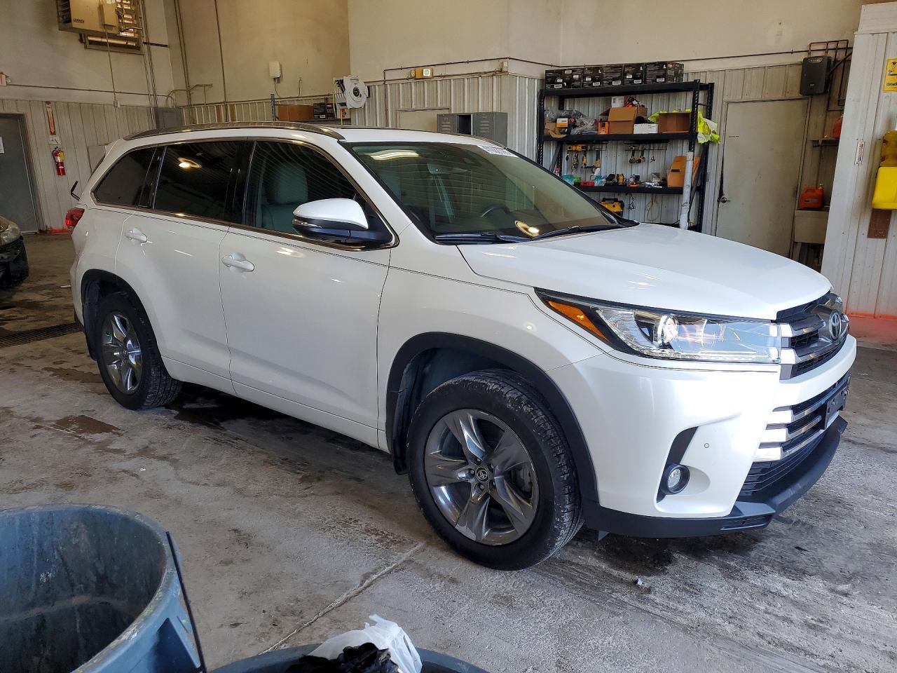2019 Toyota Highlander Limited Platinum - Фото 4