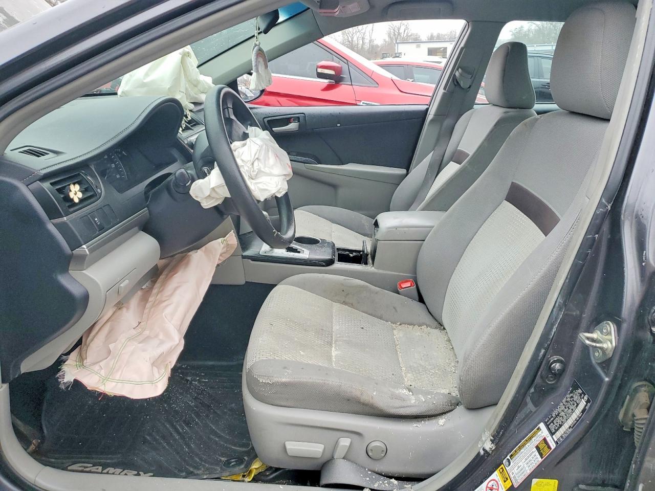 2014 Toyota Camry Le - Image 7