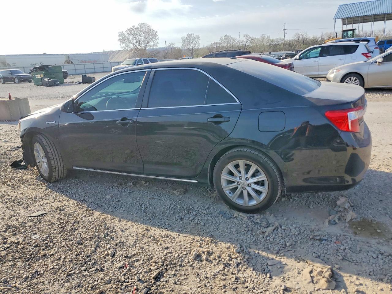 2013 Toyota Camry Hybrid Xle - Фото 2