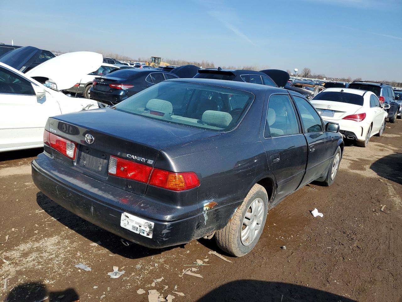 2000 Toyota Camry Le - Image 3