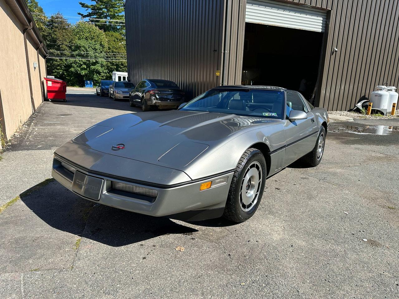 1984 Chevrolet Corvette - Фото 2