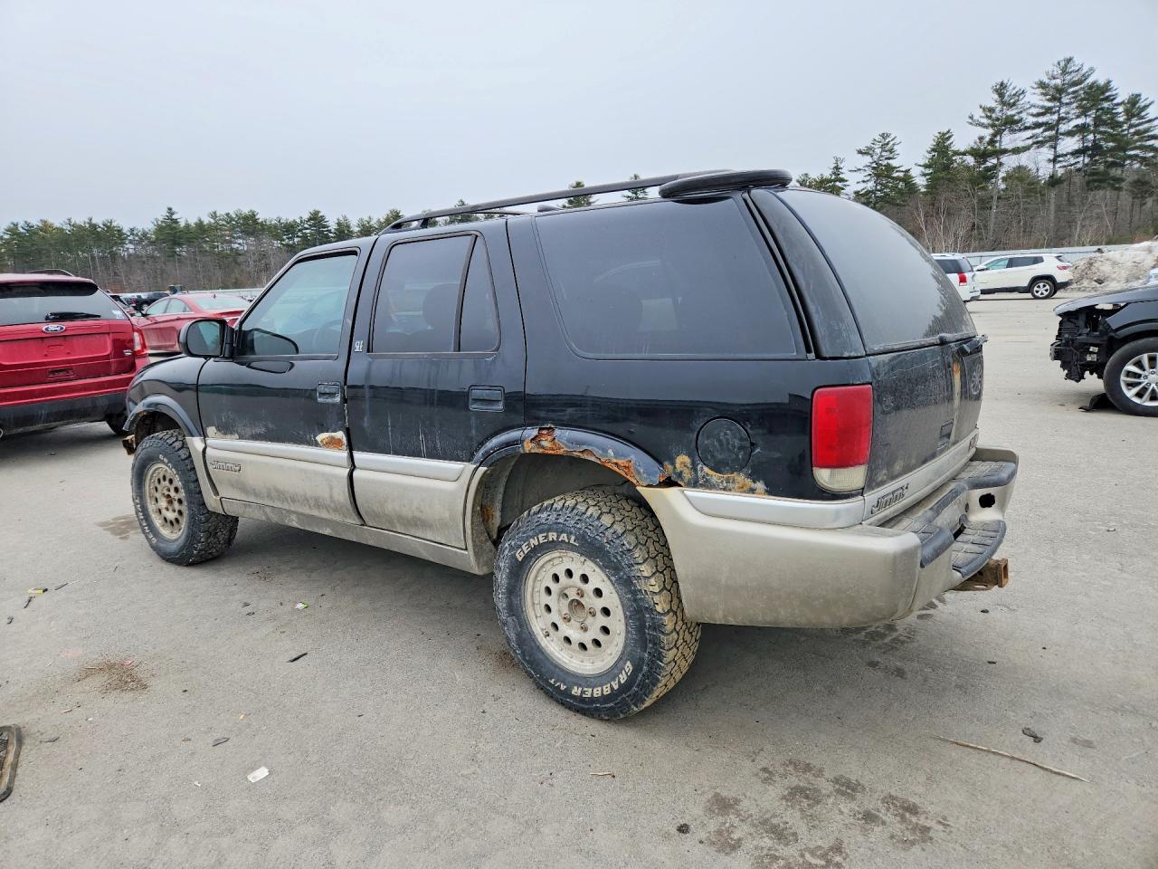 2001 GMC Jimmy - Image 2