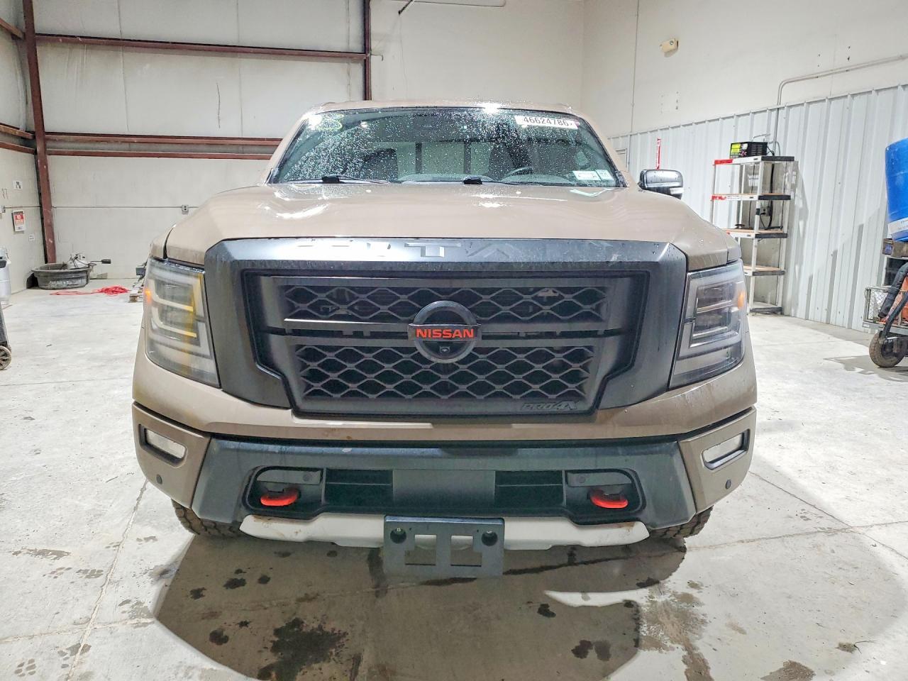 2022 Nissan Titan Pro-4X - Фото 5