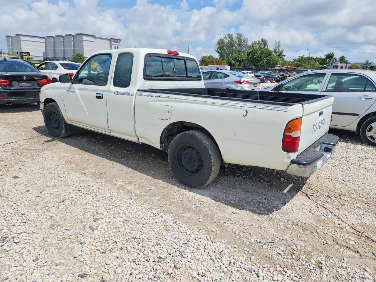 1995 Toyota Tacoma Base - Фото 2